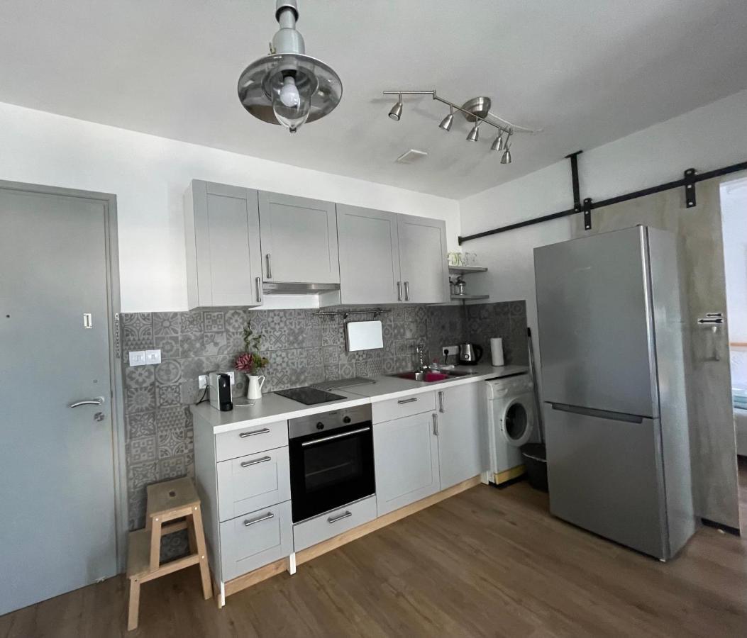 Apartment Lovely 1-bd With Patio In Center